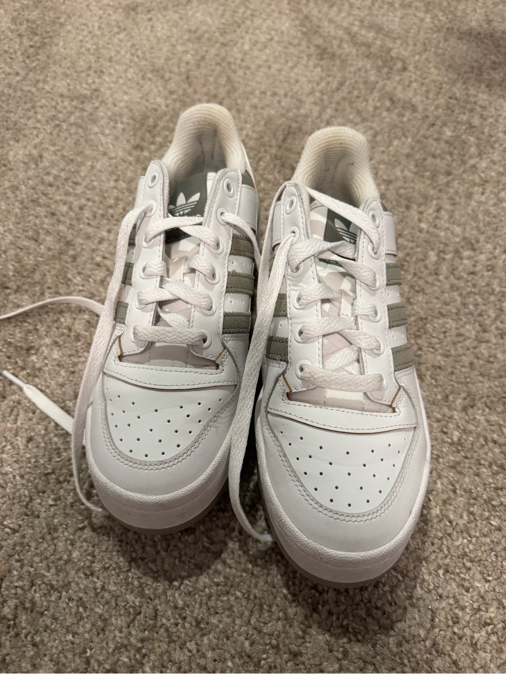 adidas Women’s White Sneakers with Light Grey Stripes